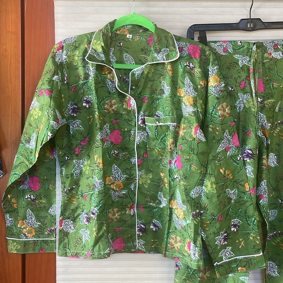 NWOT handmade green floral print button down long sleeve collared PJ pants set - Picture 2 of 15